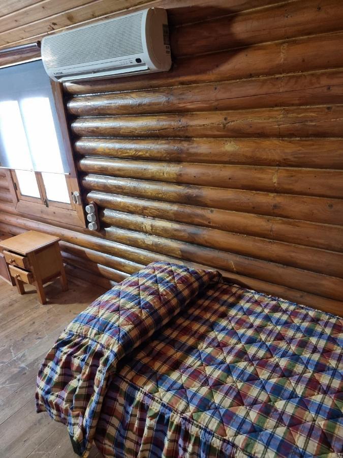 Camping Fuente De Piedra Exterior photo