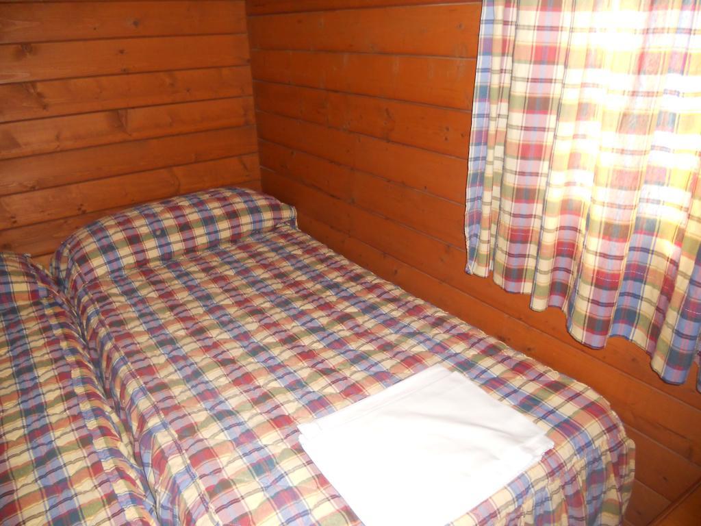 Camping Fuente De Piedra Room photo