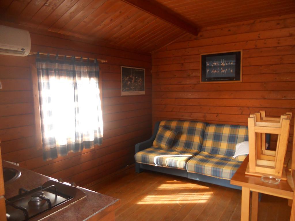 Camping Fuente De Piedra Exterior photo