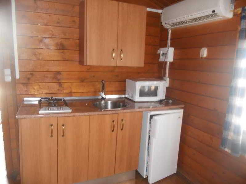 Camping Fuente De Piedra Exterior photo